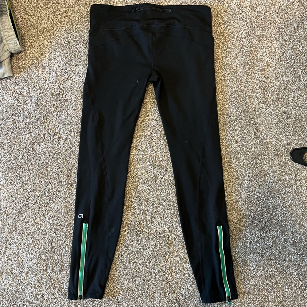 Gap Fit size Medium Leggings. Only worn 1x, in perfect condition.